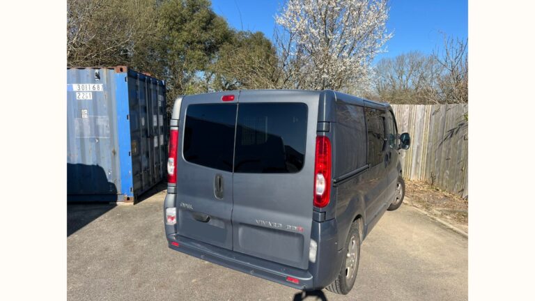 Opel Vivaro 2014 pose de vitrage